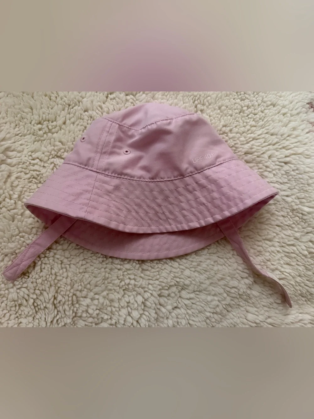 Nike Baby Girls' Bucket Hat (12-24 Months) like new worn twice